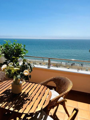 La Roca Torremolinos frente al Mar